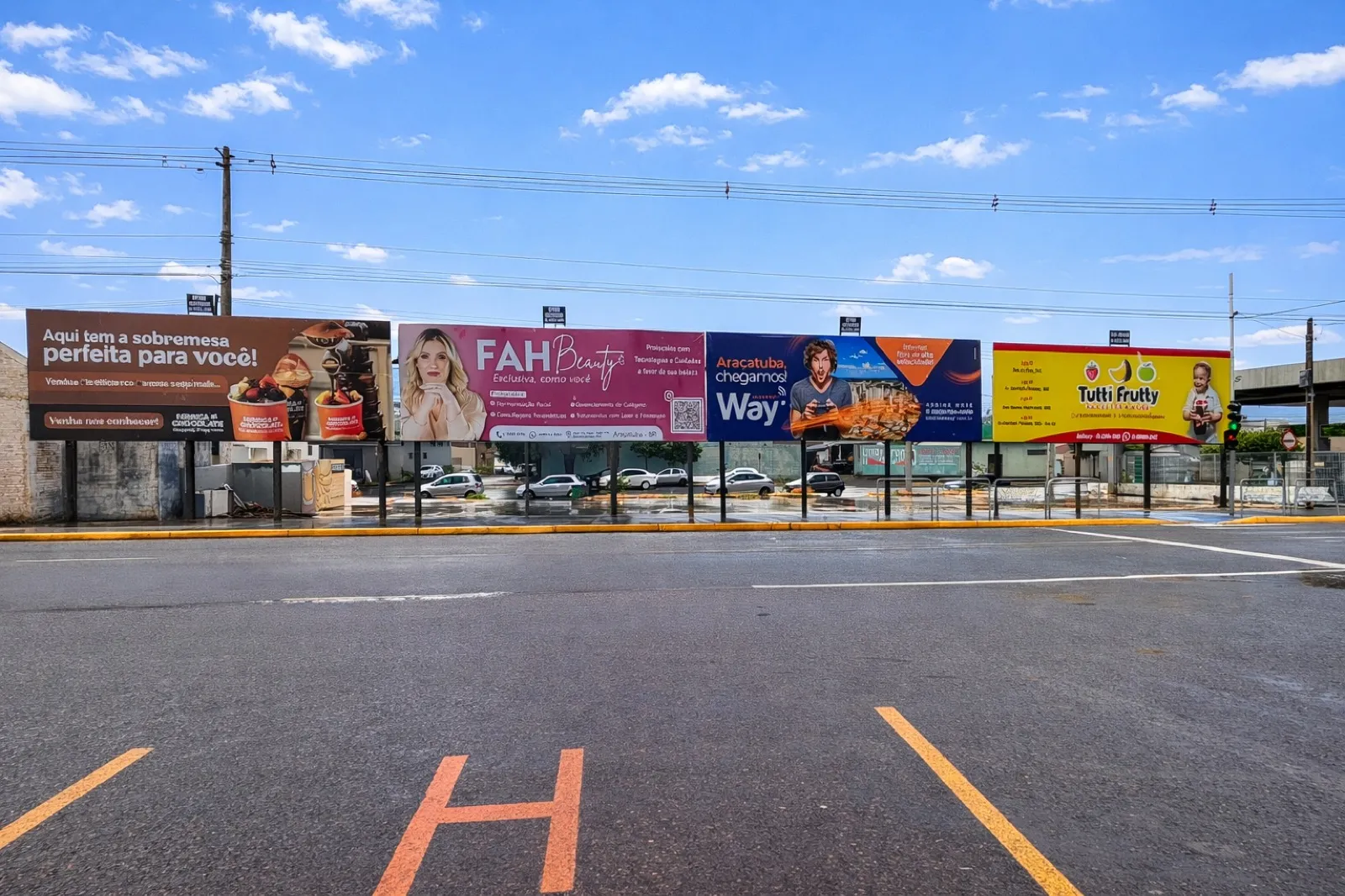 Avenida Pompeu de Toledo, cruzamento com a Rua Miguel Caputi