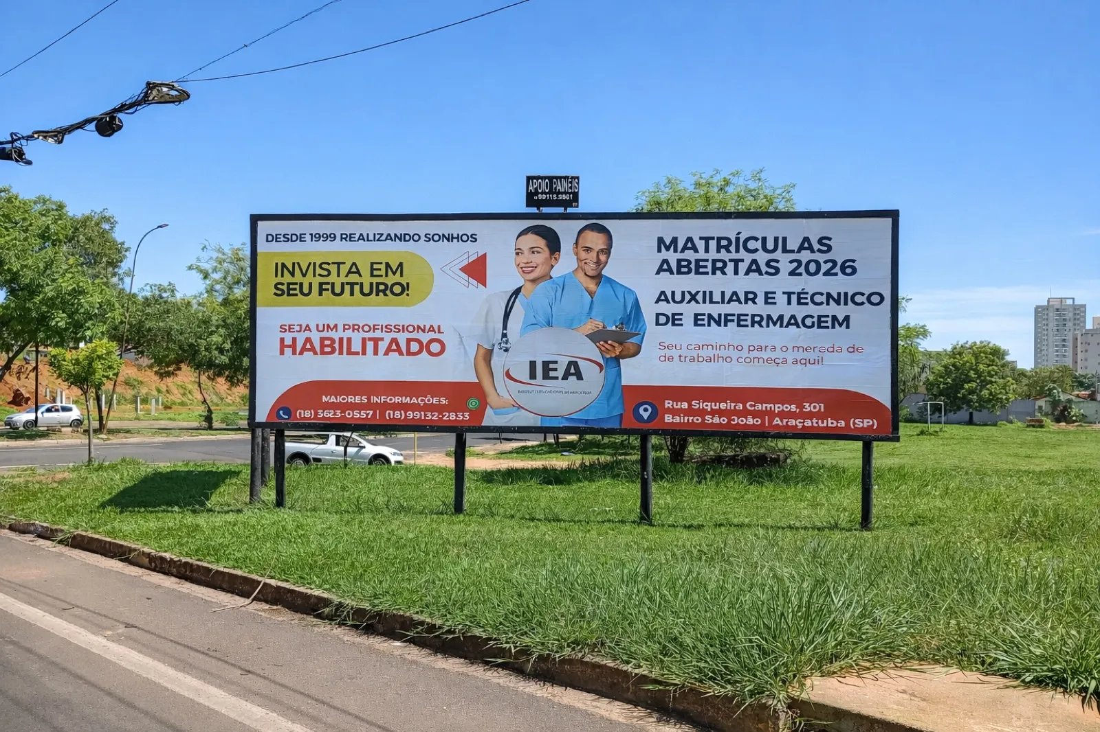 Outdoor 9x3 do IEA (técnico de enfermagem) na Rua Anhanguera com Av. Café Filho, Araçatuba
